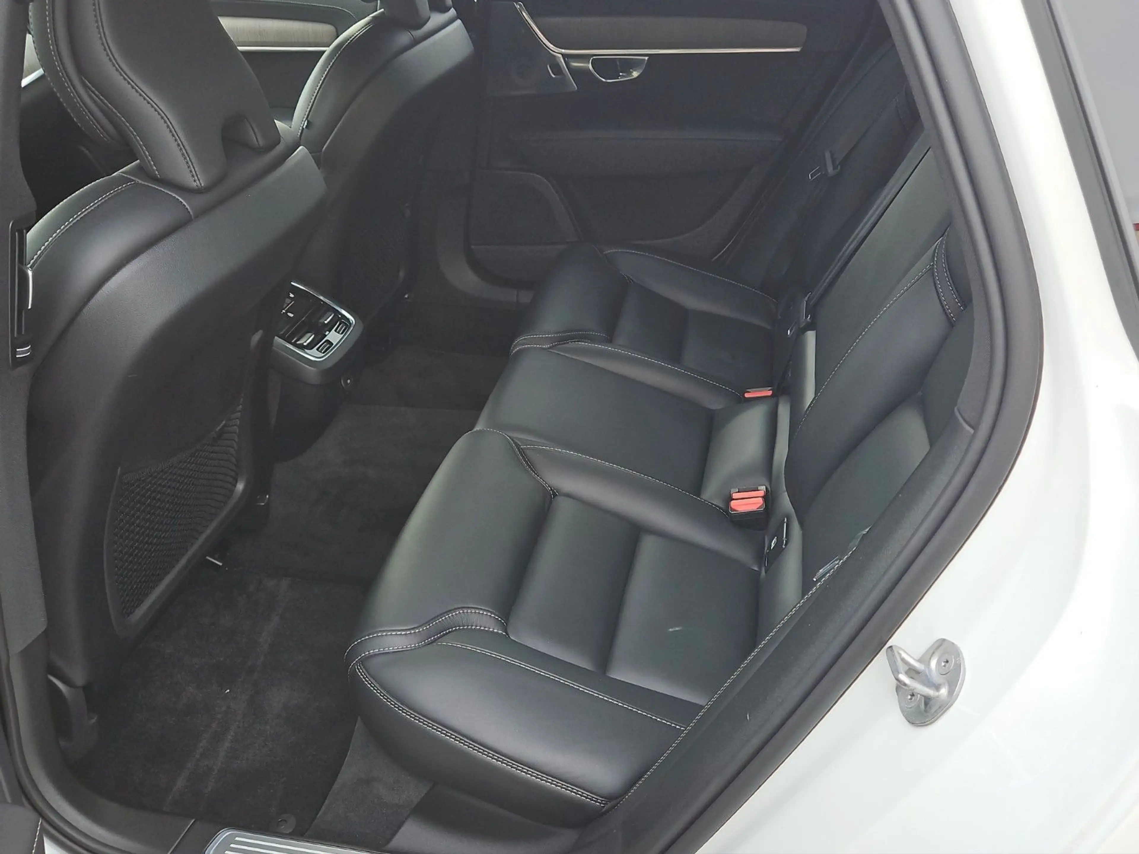 Volvo S90 B5 Ultimate AWD / PANO/ HEAD-UP/ B&W Sound — photo 12