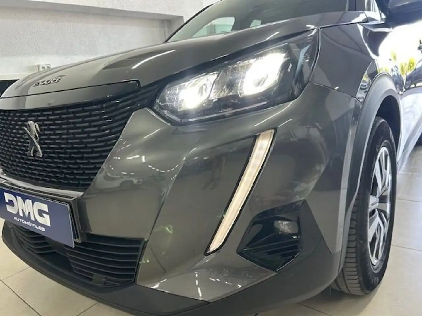 Peugeot 2008 Allure BlueHDI 81kW (110CV) Gris - 2