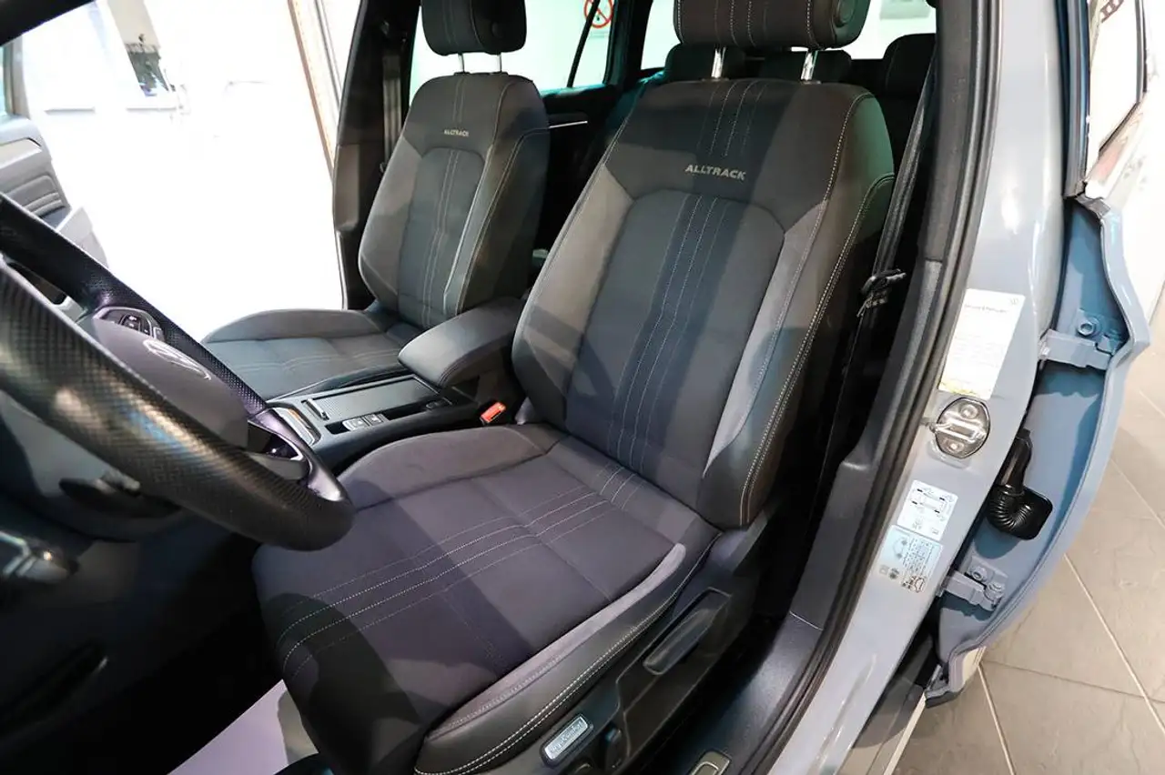 Volkswagen Passat 2.0 TDI 200cv 4Motion DSG SOSPENSIONI/MATRIX/TELECAMERE 360°/DIFFERENZIALE XDS/KEYLESS/BAULE ELETTRICO/CERCHI 19", миниатюра 17