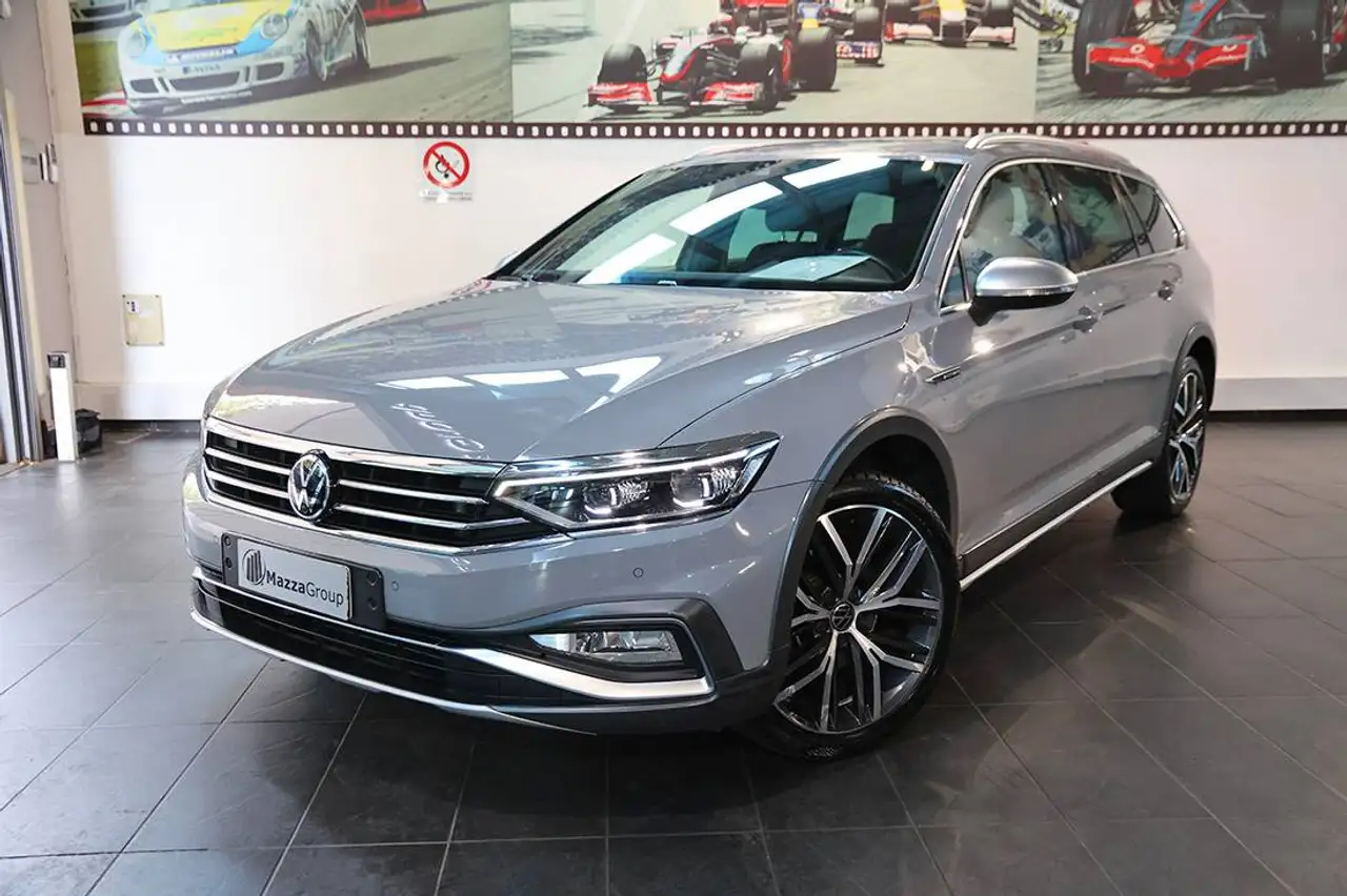 Volkswagen Passat 2.0 TDI 200cv 4Motion DSG SOSPENSIONI/MATRIX/TELECAMERE 360°/DIFFERENZIALE XDS/KEYLESS/BAULE ELETTRICO/CERCHI 19", миниатюра 7