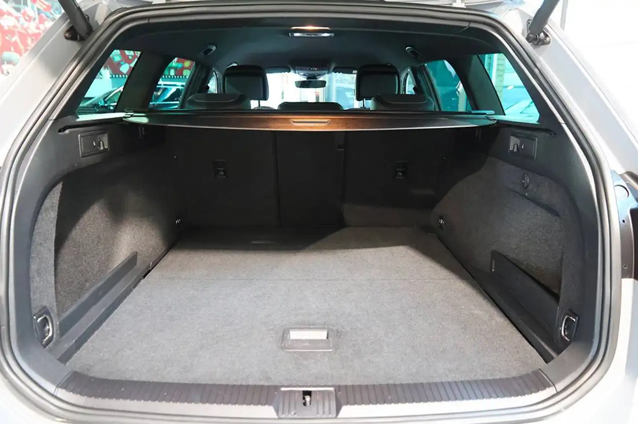 Volkswagen Passat 2.0 TDI 200cv 4Motion DSG SOSPENSIONI/MATRIX/TELECAMERE 360°/DIFFERENZIALE XDS/KEYLESS/BAULE ELETTRICO/CERCHI 19", миниатюра 11