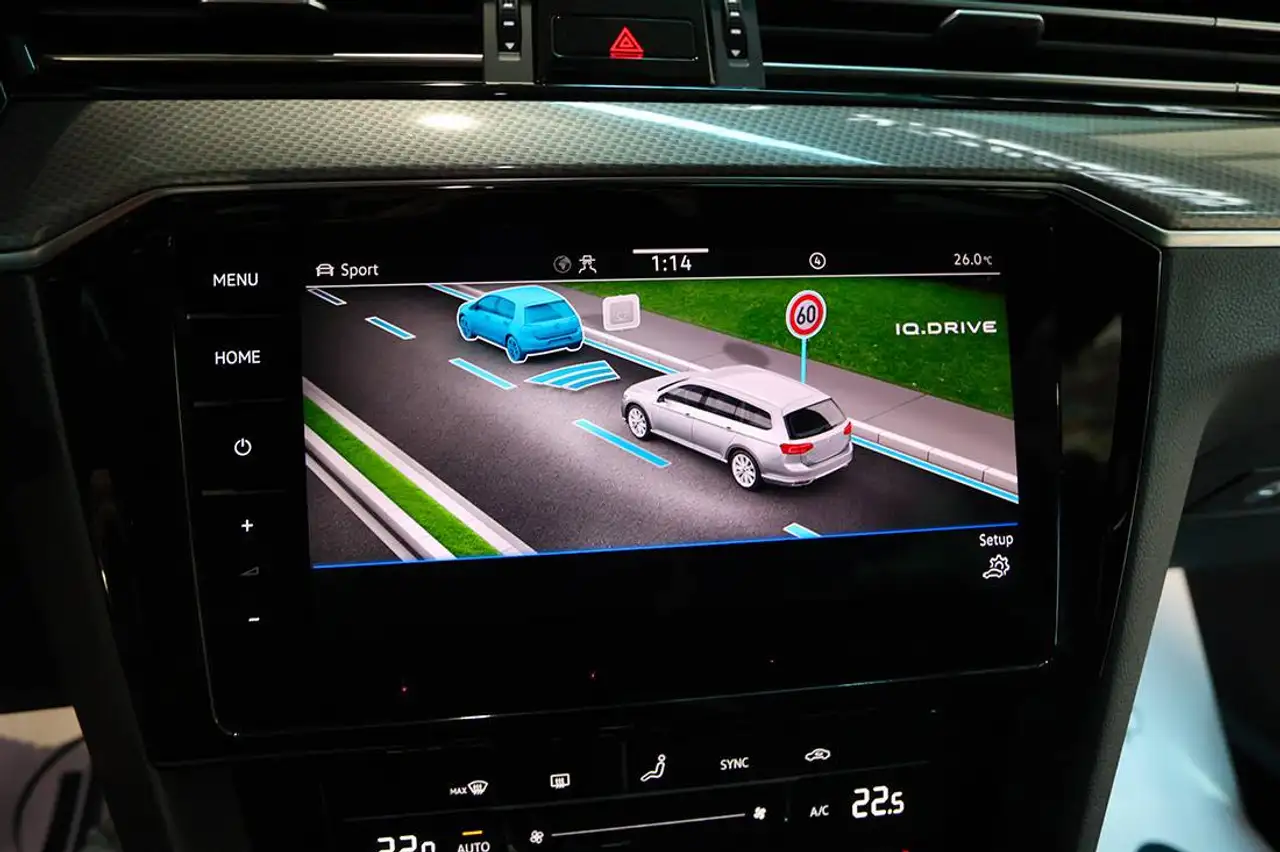 Volkswagen Passat 2.0 TDI 200cv 4Motion DSG SOSPENSIONI/MATRIX/TELECAMERE 360°/DIFFERENZIALE XDS/KEYLESS/BAULE ELETTRICO/CERCHI 19", миниатюра 27