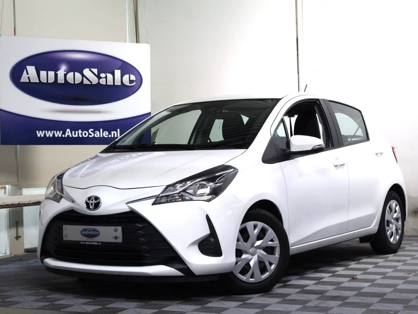 Toyota Yaris 1.0 VVT-i Comfort 1eEIGNR! BLUET PDC CAMERA AIRCO Blanco - 1