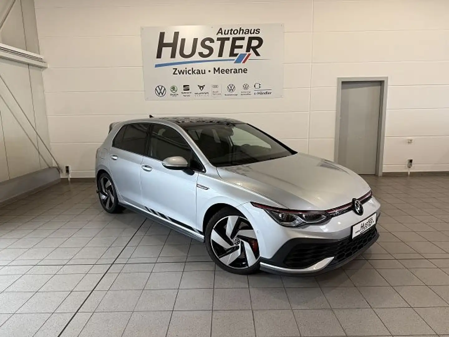 Volkswagen Golf VIII GTI Clubsport 2.0 TSI DSG**PANO,DCC** Silber - 2