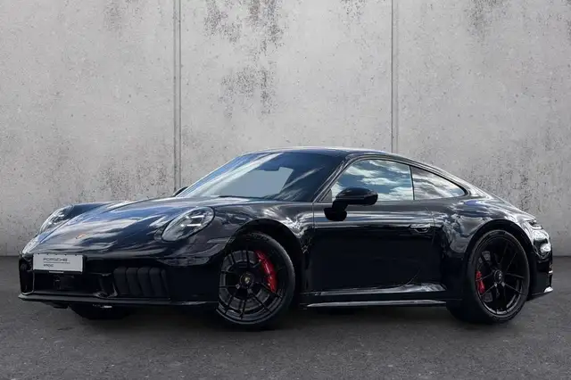 Porsche 911 view 2