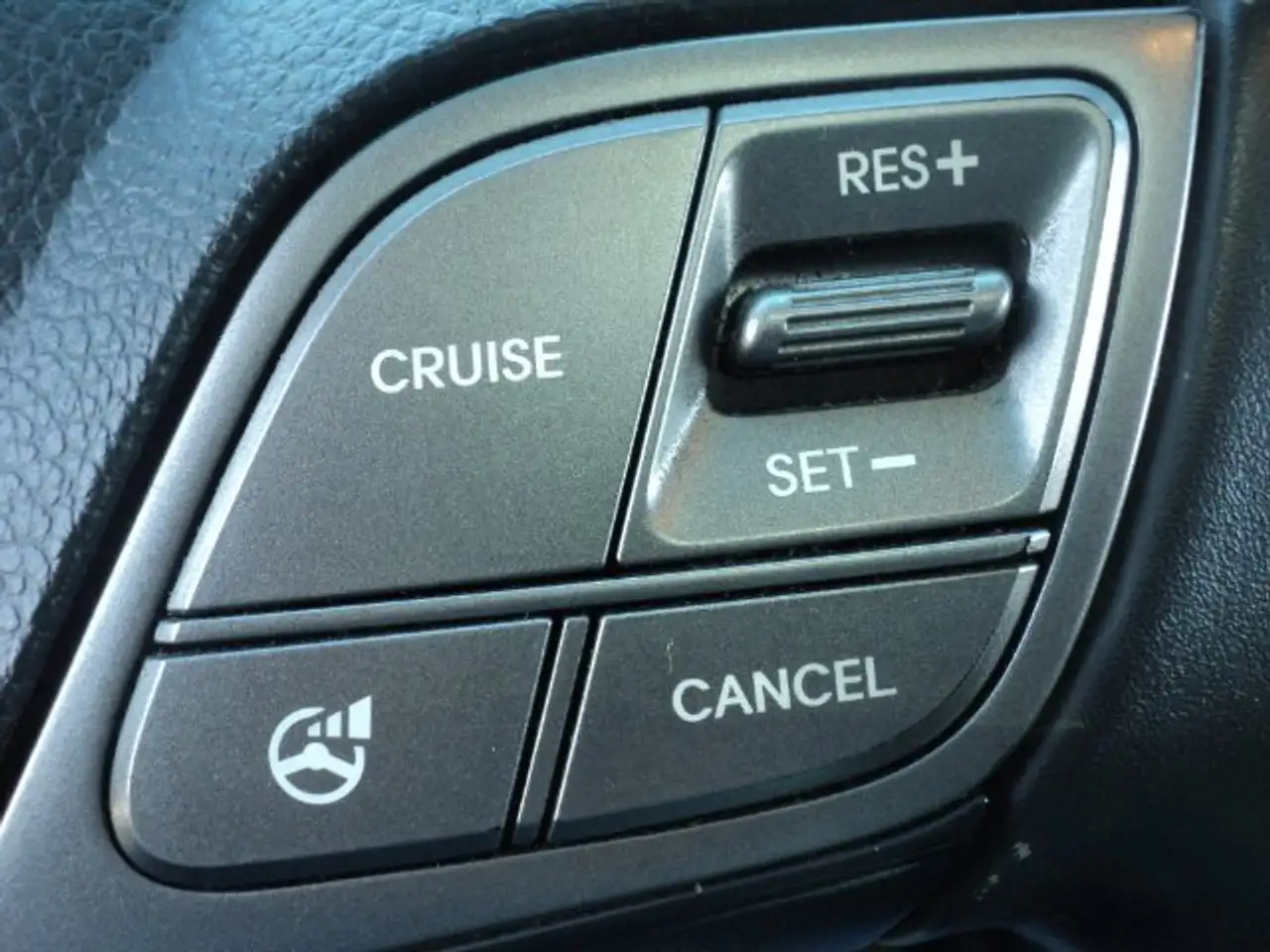 Hyundai SANTA FE photo Hyundai SANTA FE