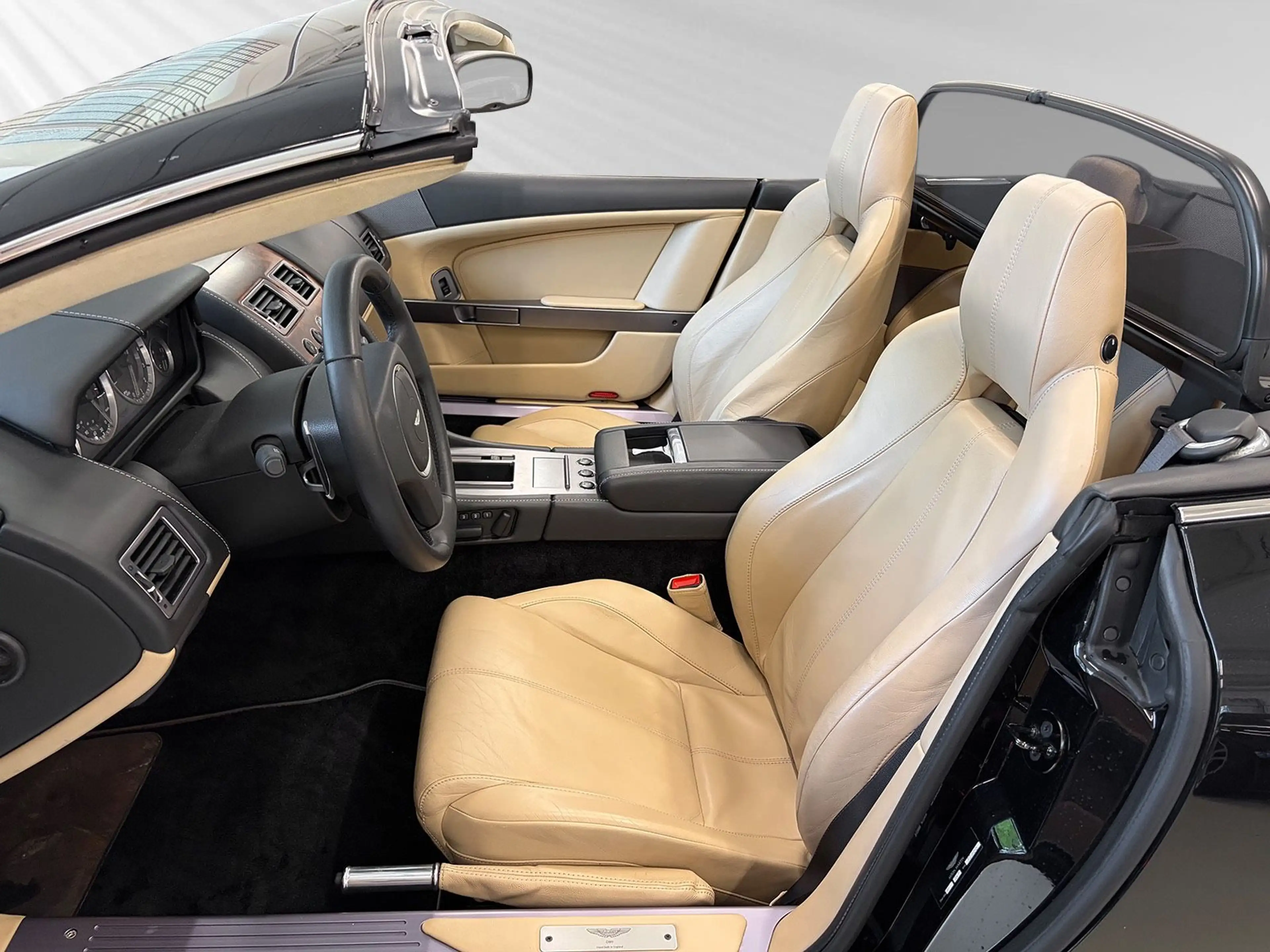 Aston Martin DB9 Volante 6.0 Touchtronic/BRD/Großer Service — photo 8