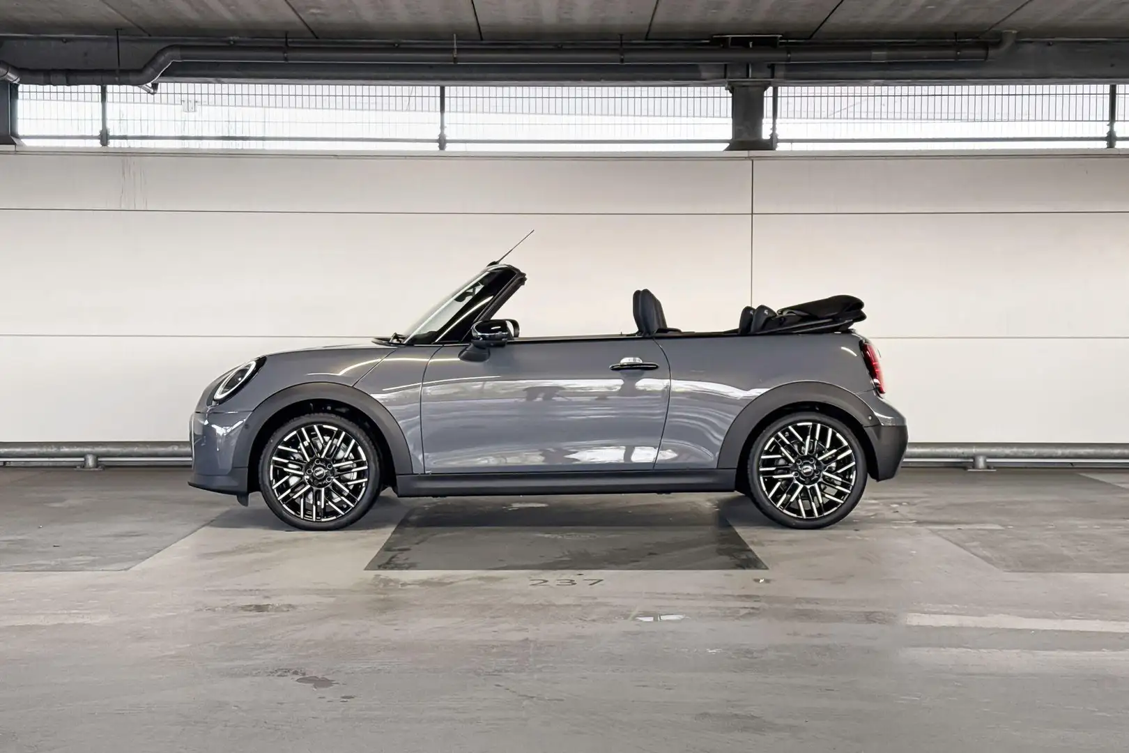 MINI Cooper C Cabrio 2.0 Favoured L Gri - 2
