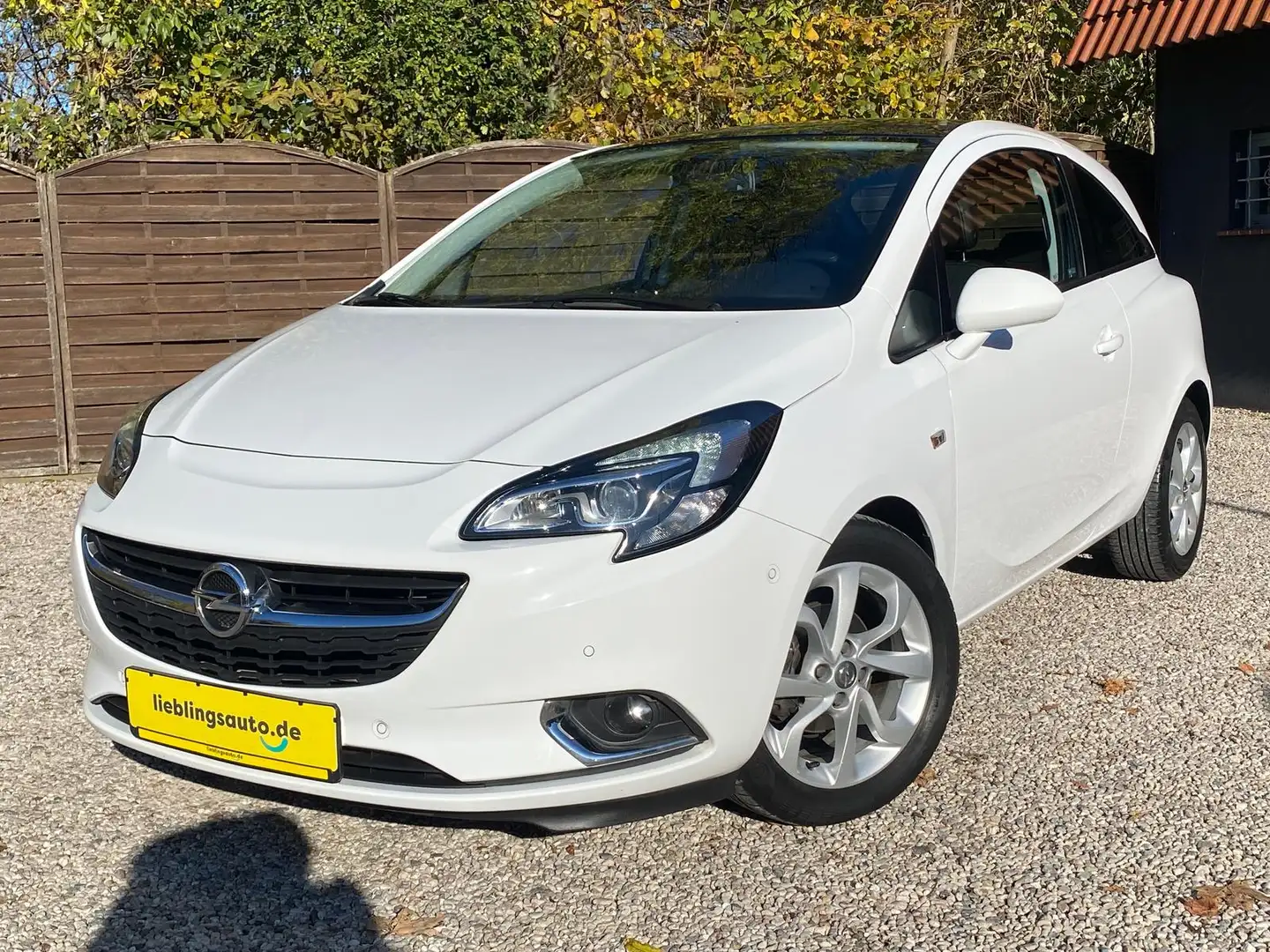 Opel Corsa Innovation Automatik Xenon Navi Pano SHZ Weiß - 1