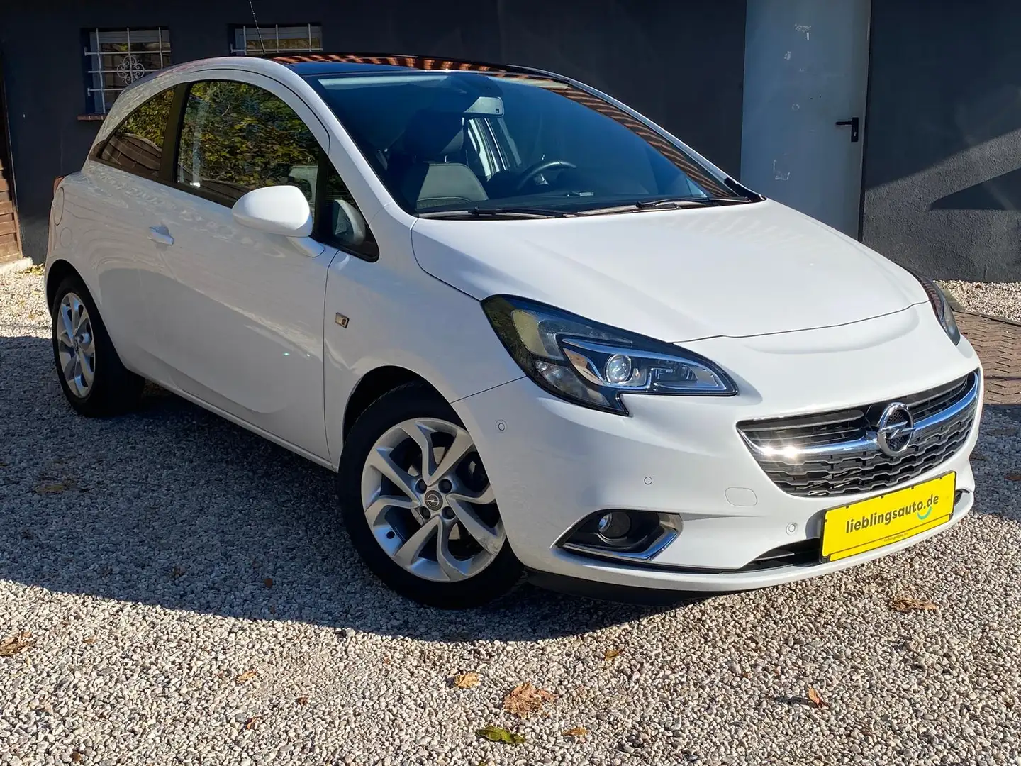 Opel Corsa Innovation Automatik Xenon Navi Pano SHZ Weiß - 2