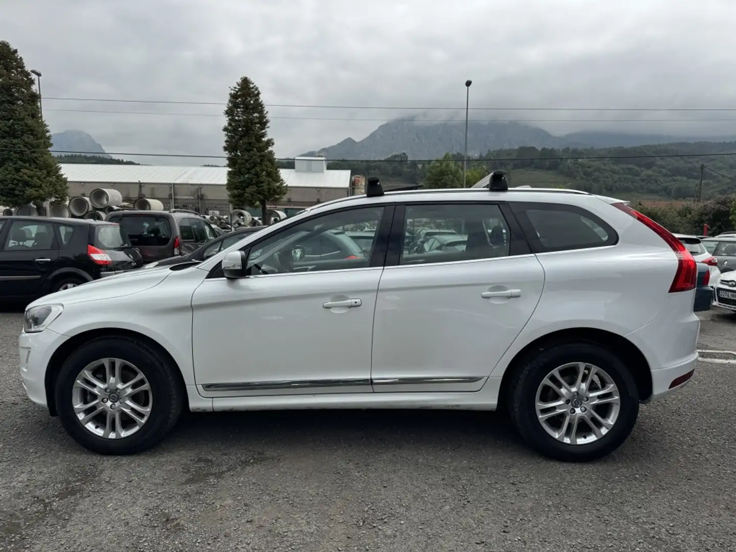 Volvo XC60 D4 Summum AWD Aut. 190 Blanco - 2