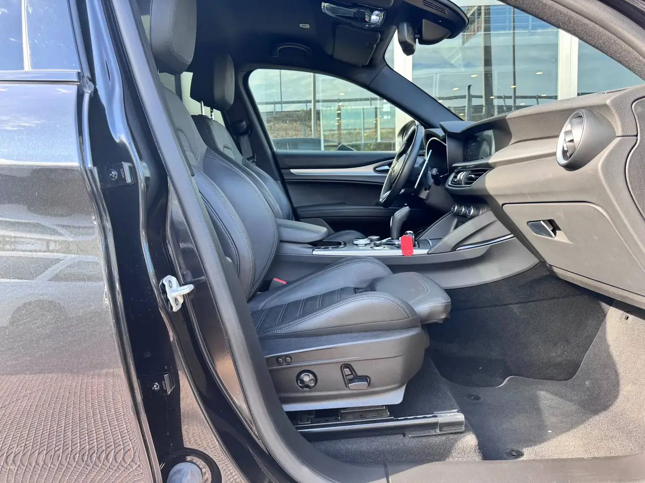 Alfa Romeo Stelvio 2025 — фото 13