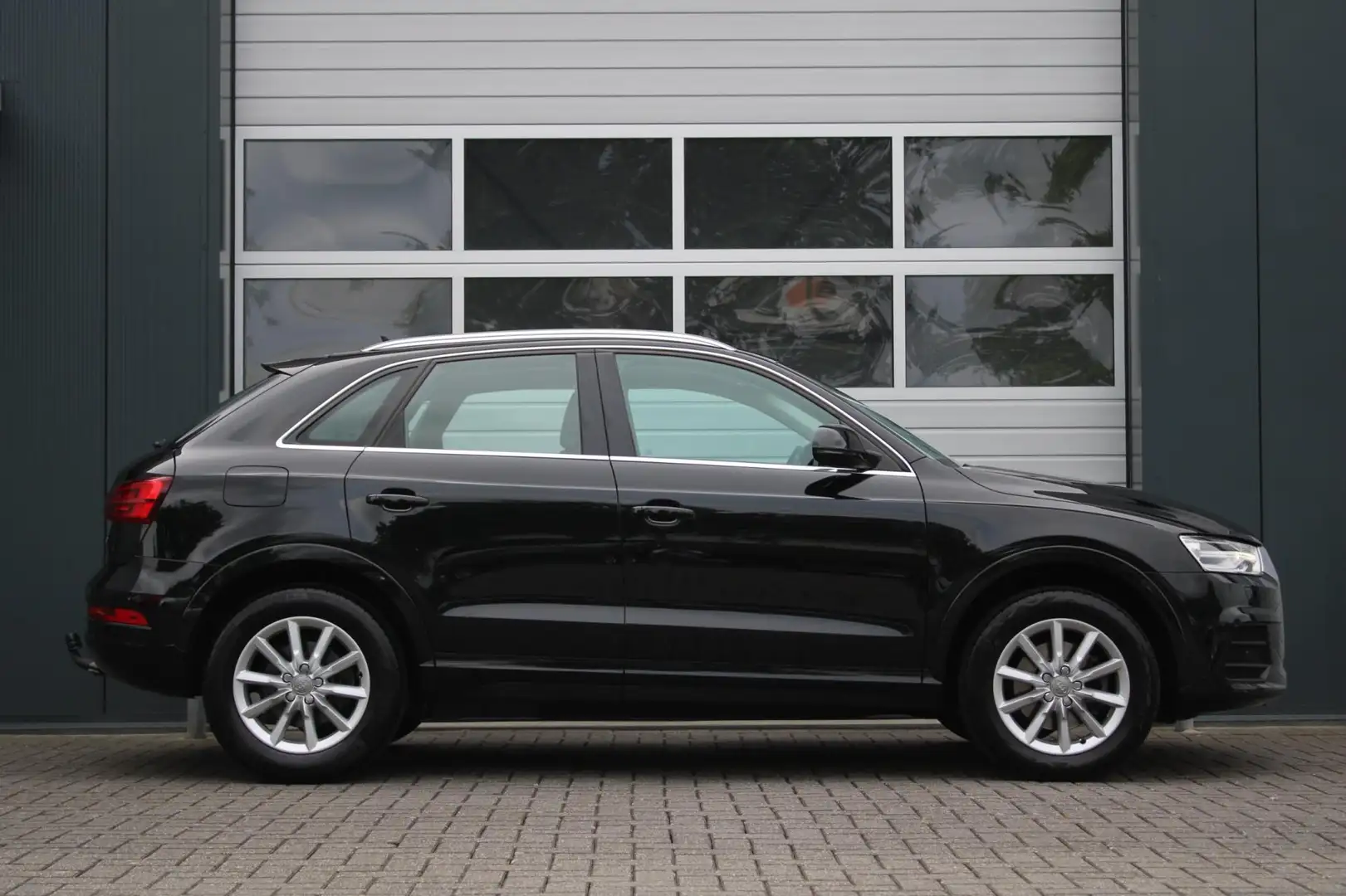 Audi Q3 1.4 TFSI CoD Sport Pro Line Automaat Clima/Cruise/ Zwart - 2