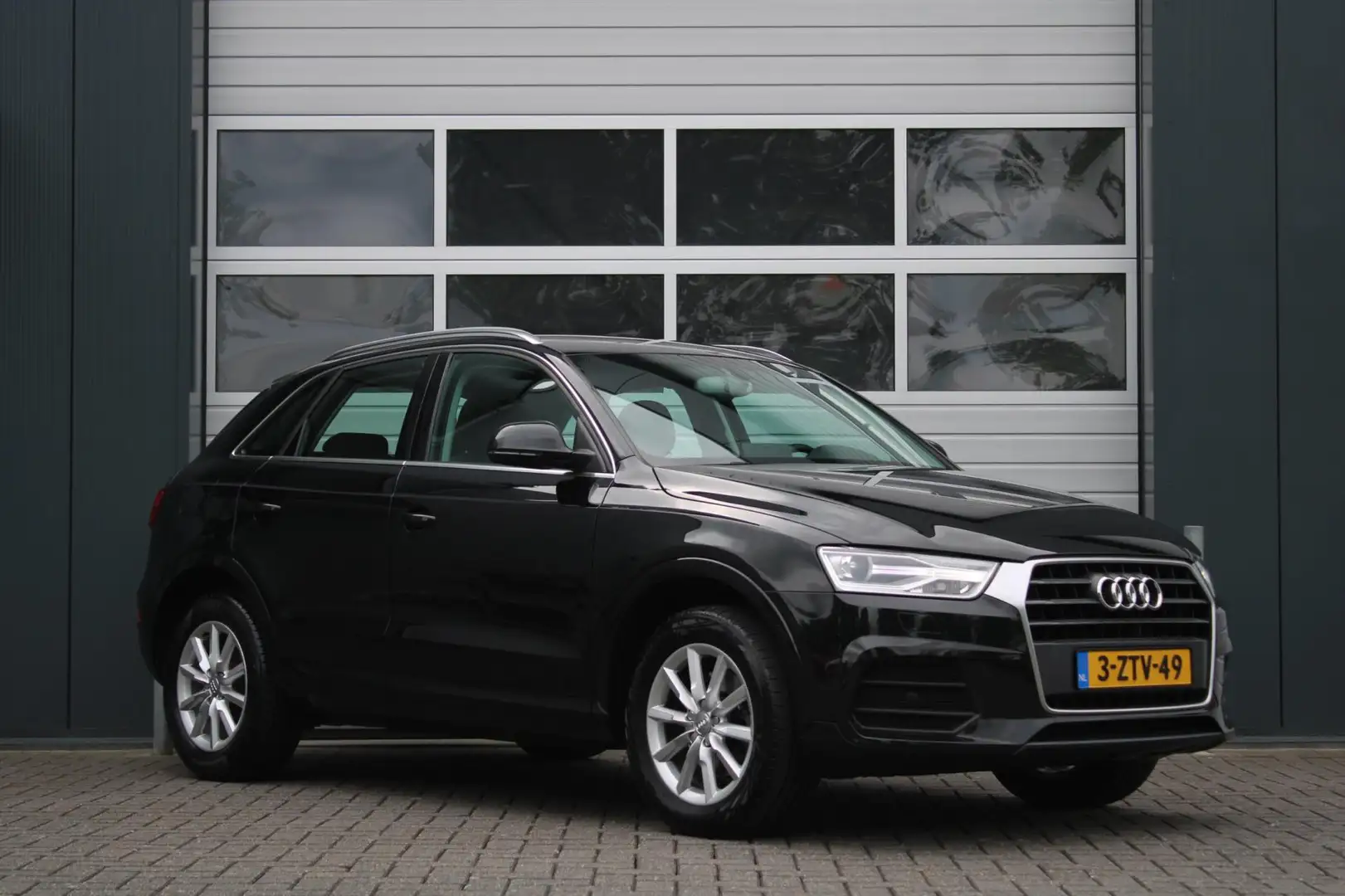 Audi Q3 1.4 TFSI CoD Sport Pro Line Automaat Clima/Cruise/ Zwart - 1