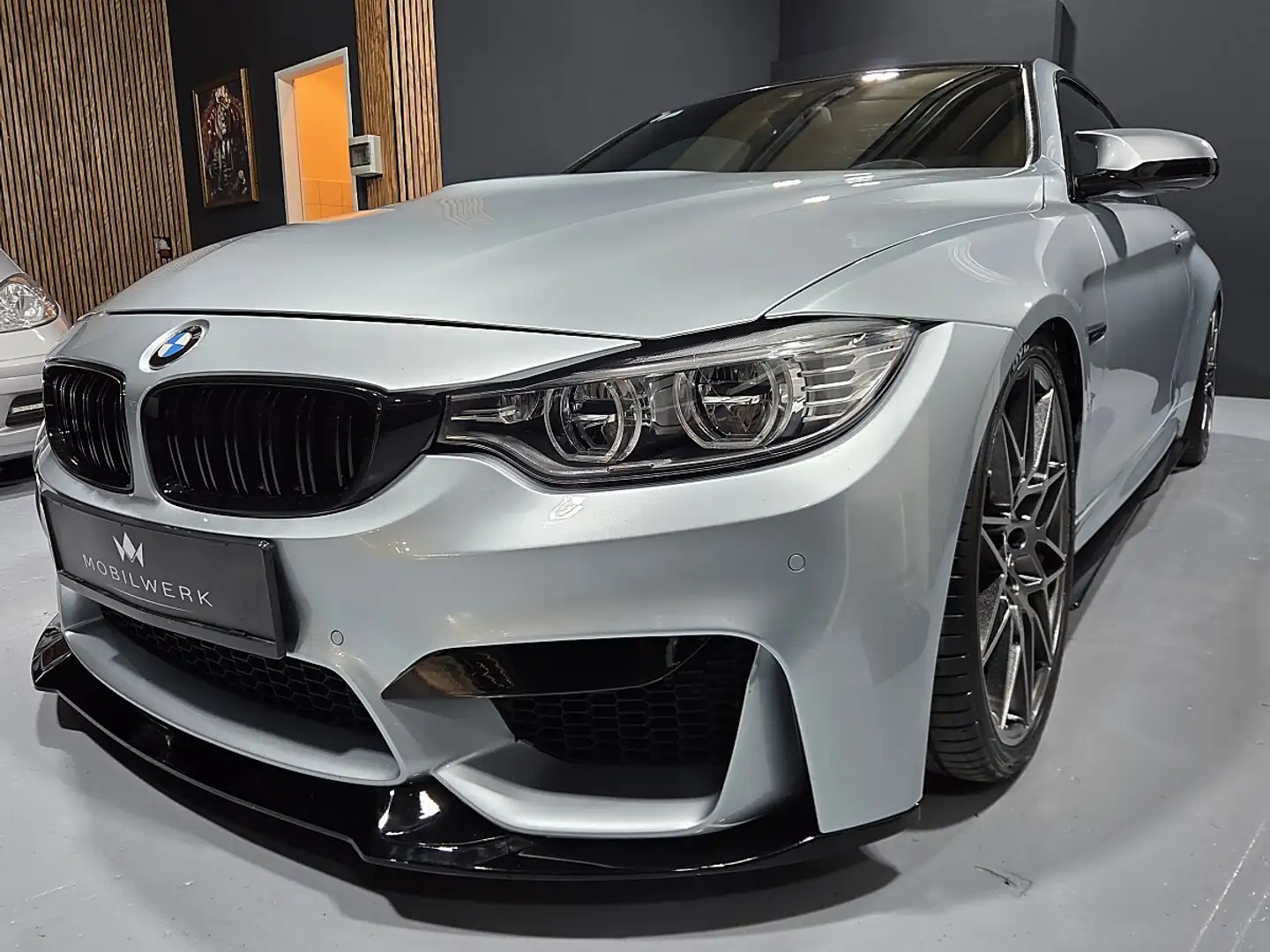 BMW M4 - Competition Silber - 2