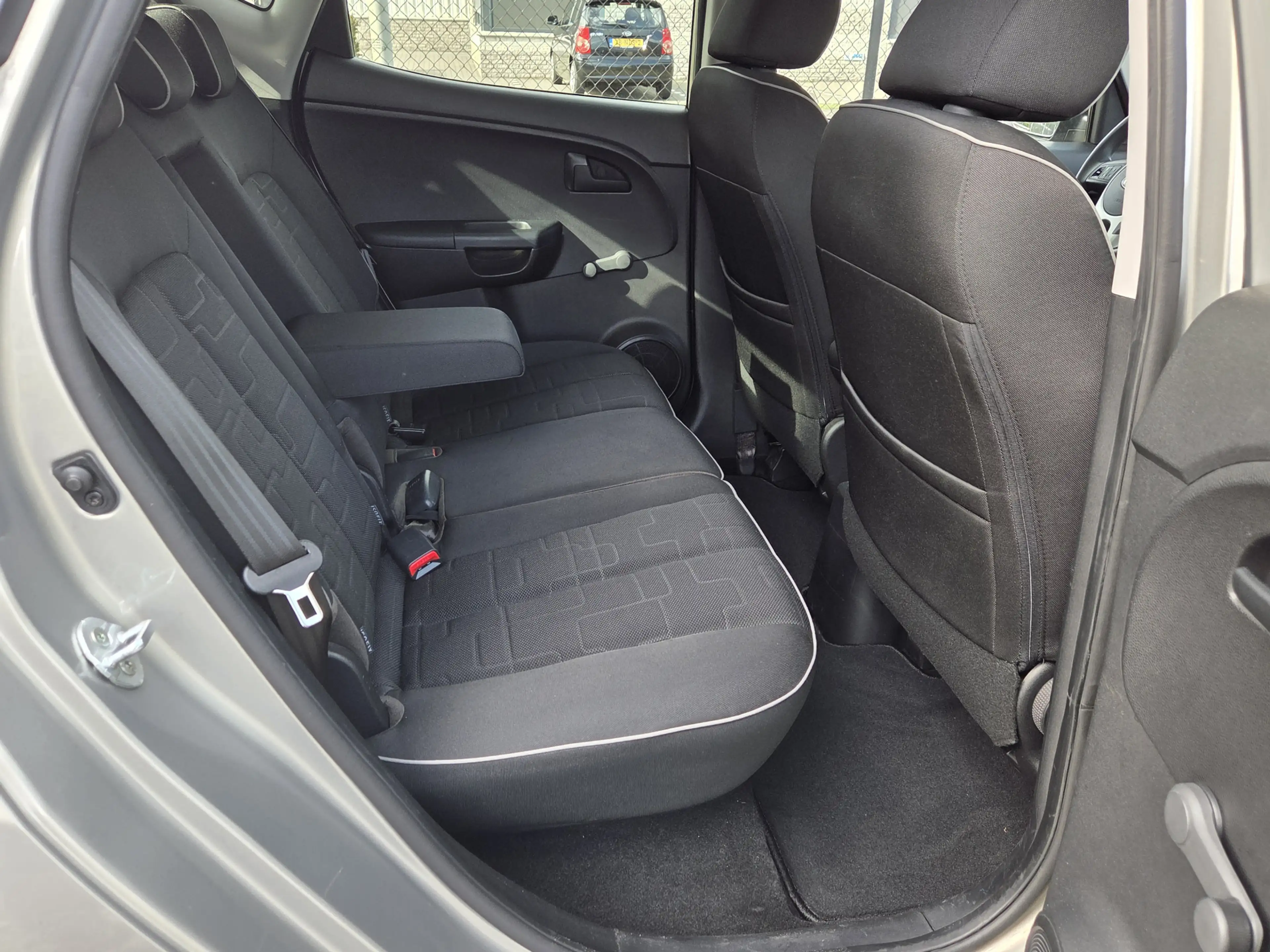 Kia Venga 1.6 CVVT Anniversary automaat hoge-instap 1e eigen — photo 33