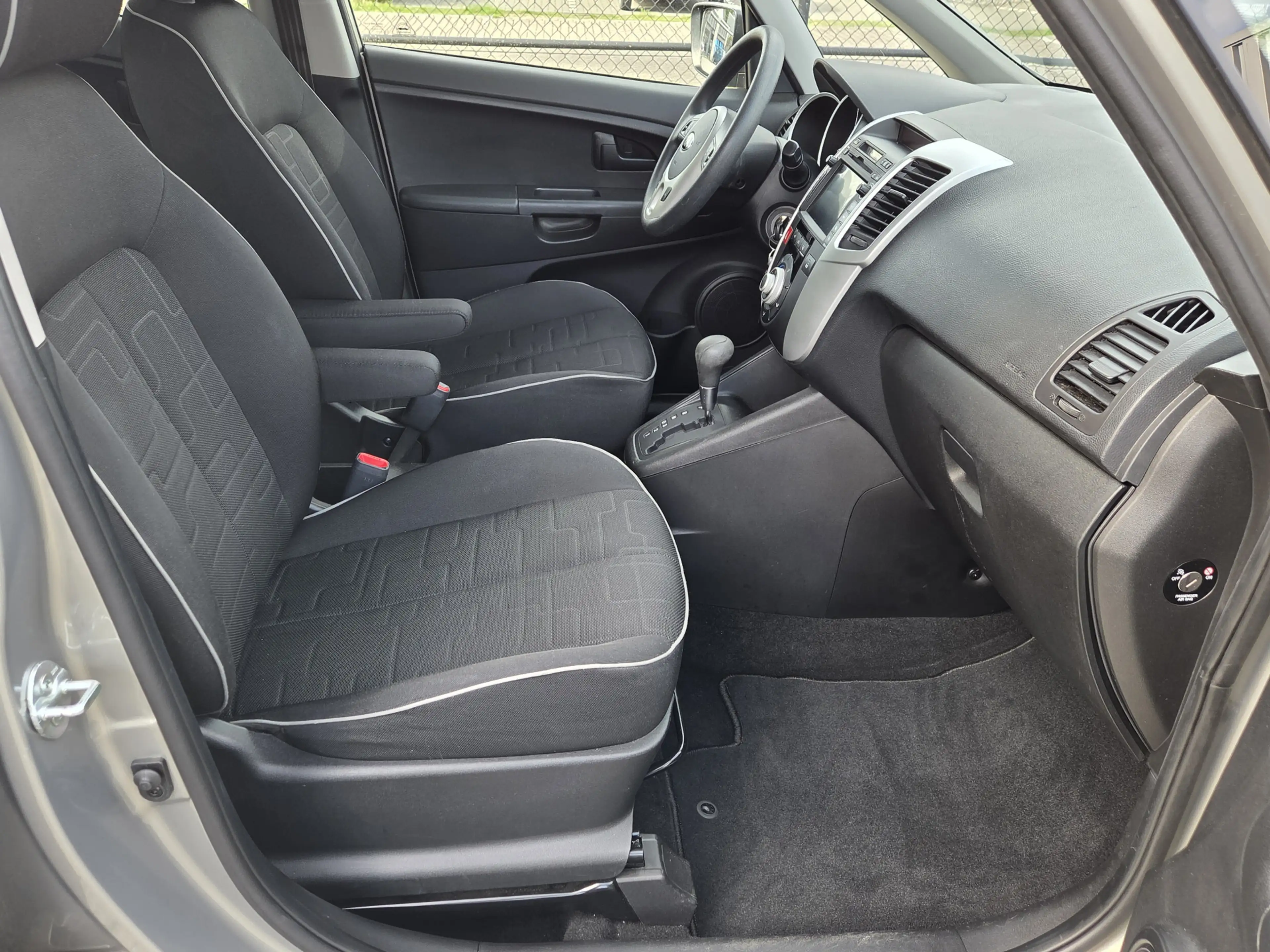 Kia Venga 1.6 CVVT Anniversary automaat hoge-instap 1e eigen — photo 31