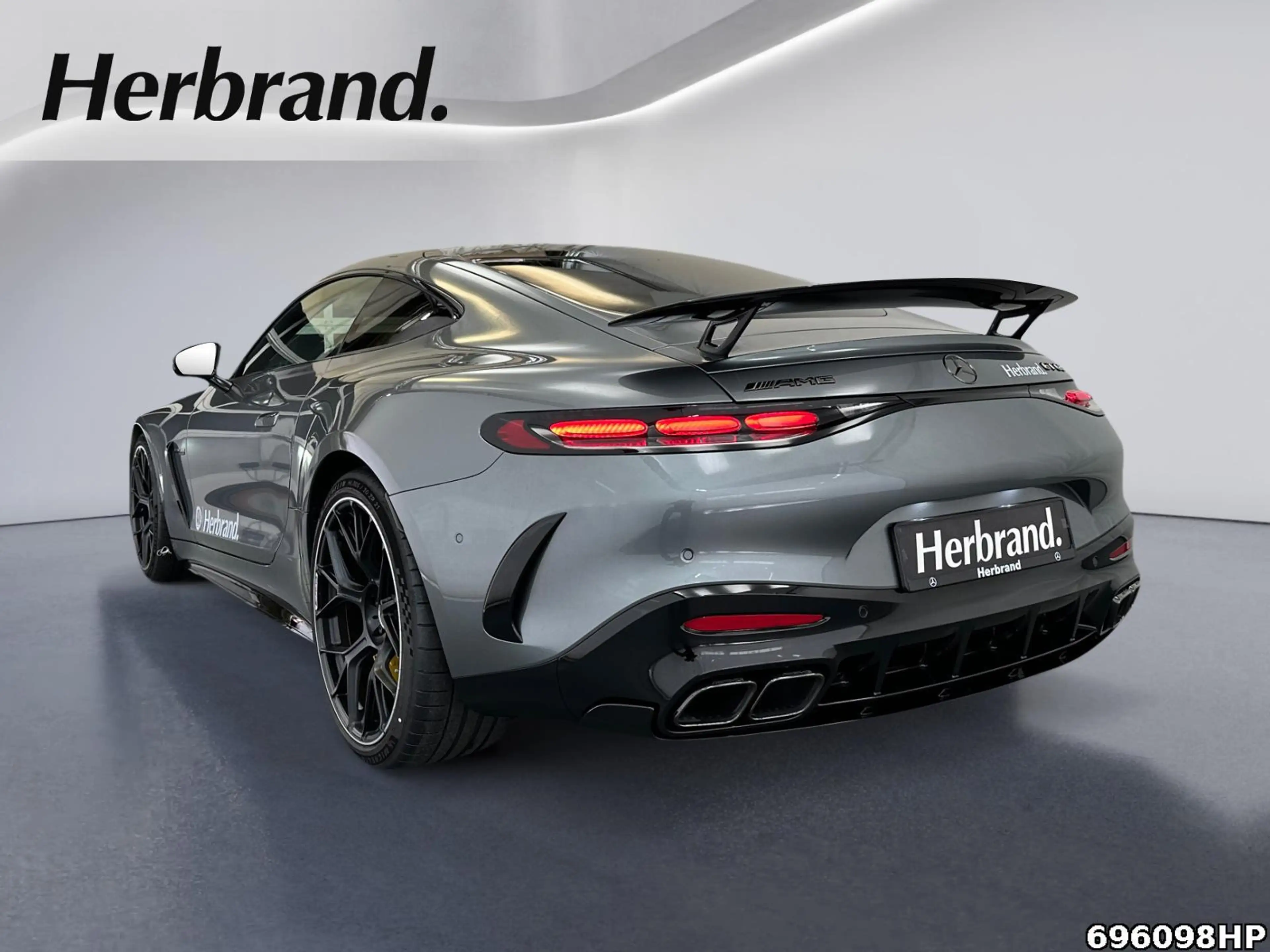 Mercedes-Benz AMG GT 63 4MATIC+ +AERO+NIGHT+MASSAGE+HUD+360°K+ — photo 4