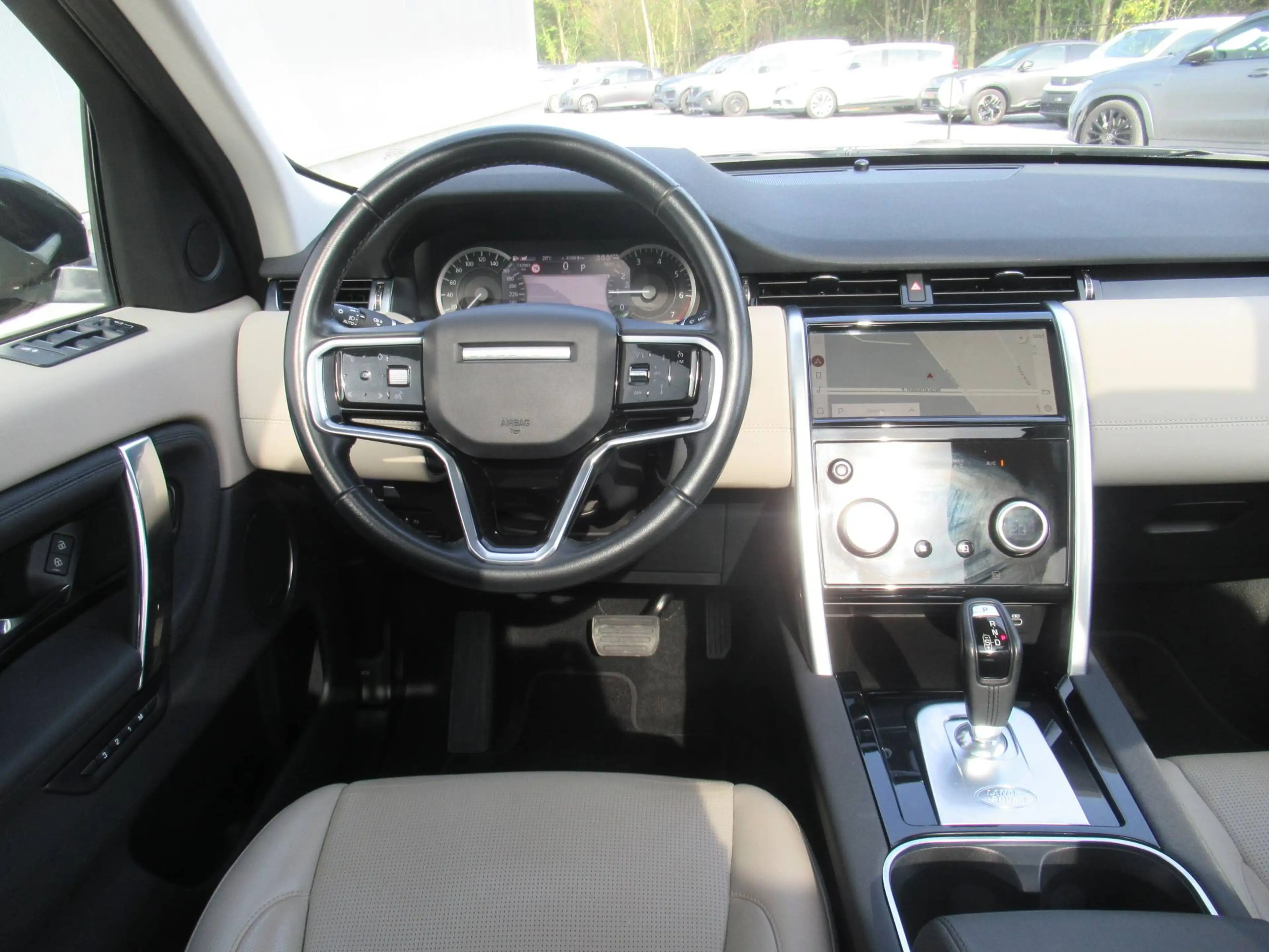 Land Rover Discovery Sport SE P300e / € 16.520 netto / Pano / Leder / Navi / ... — photo 15
