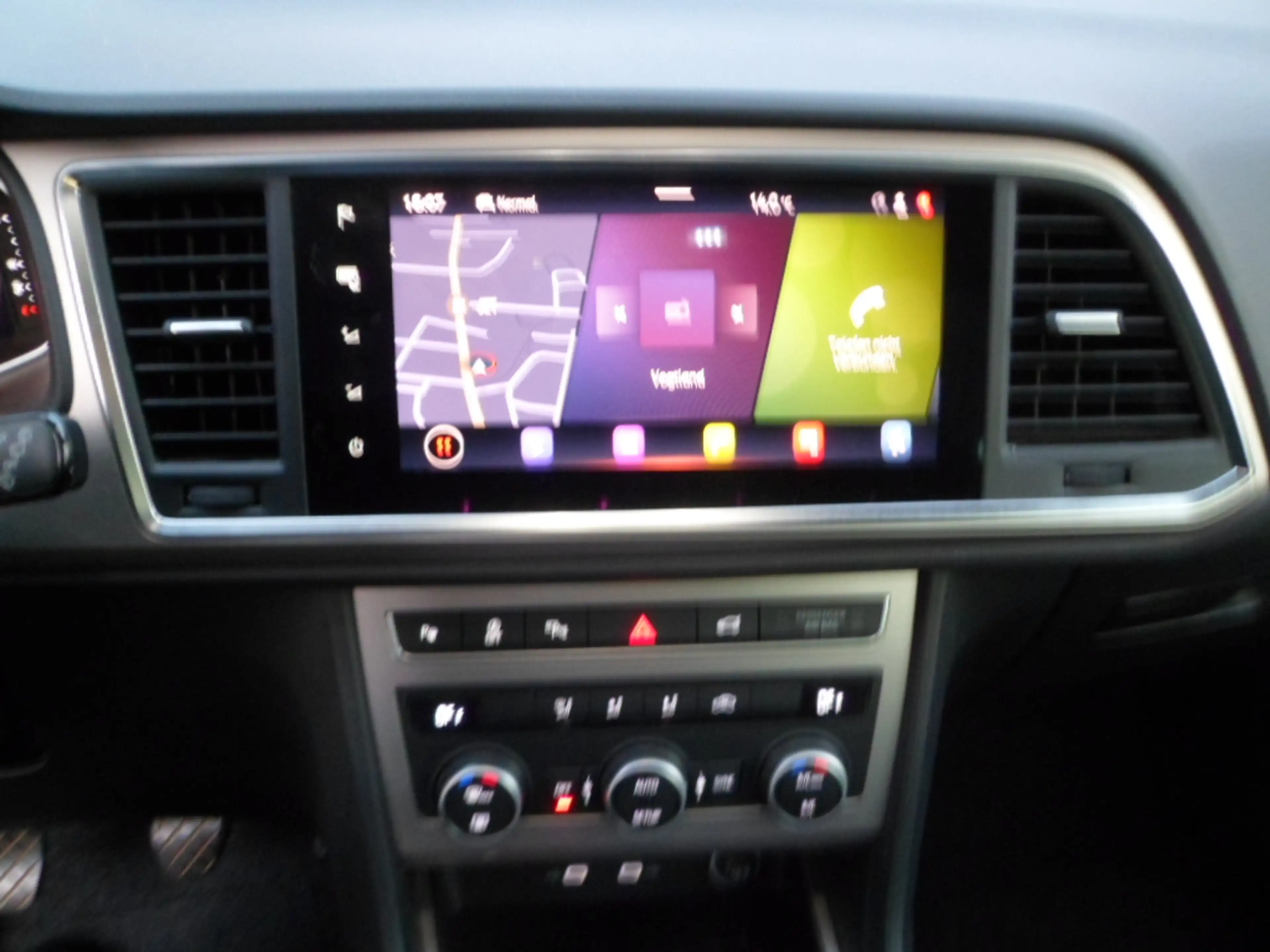 SEAT Ateca Xperience 1.5 Motor *AUS 1. HAND; TOP ZUSTAND; NAVI* — photo 12