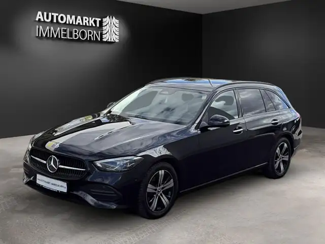 Mercedes-Benz C-Class view 4
