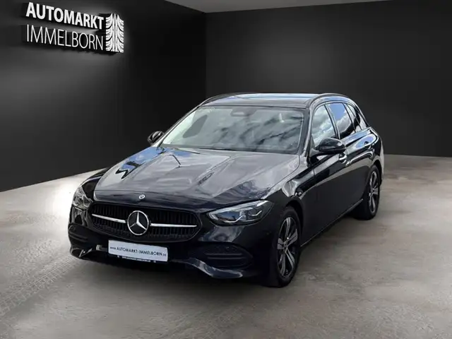Mercedes-Benz C-Class view 3