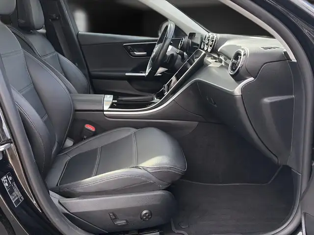 Mercedes-Benz C-Class view 14