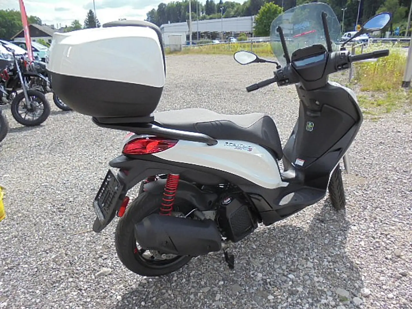 Piaggio Medley 125 iGet Sport Euro5 VORFÜHRFAHRZEUG Grigio - 2