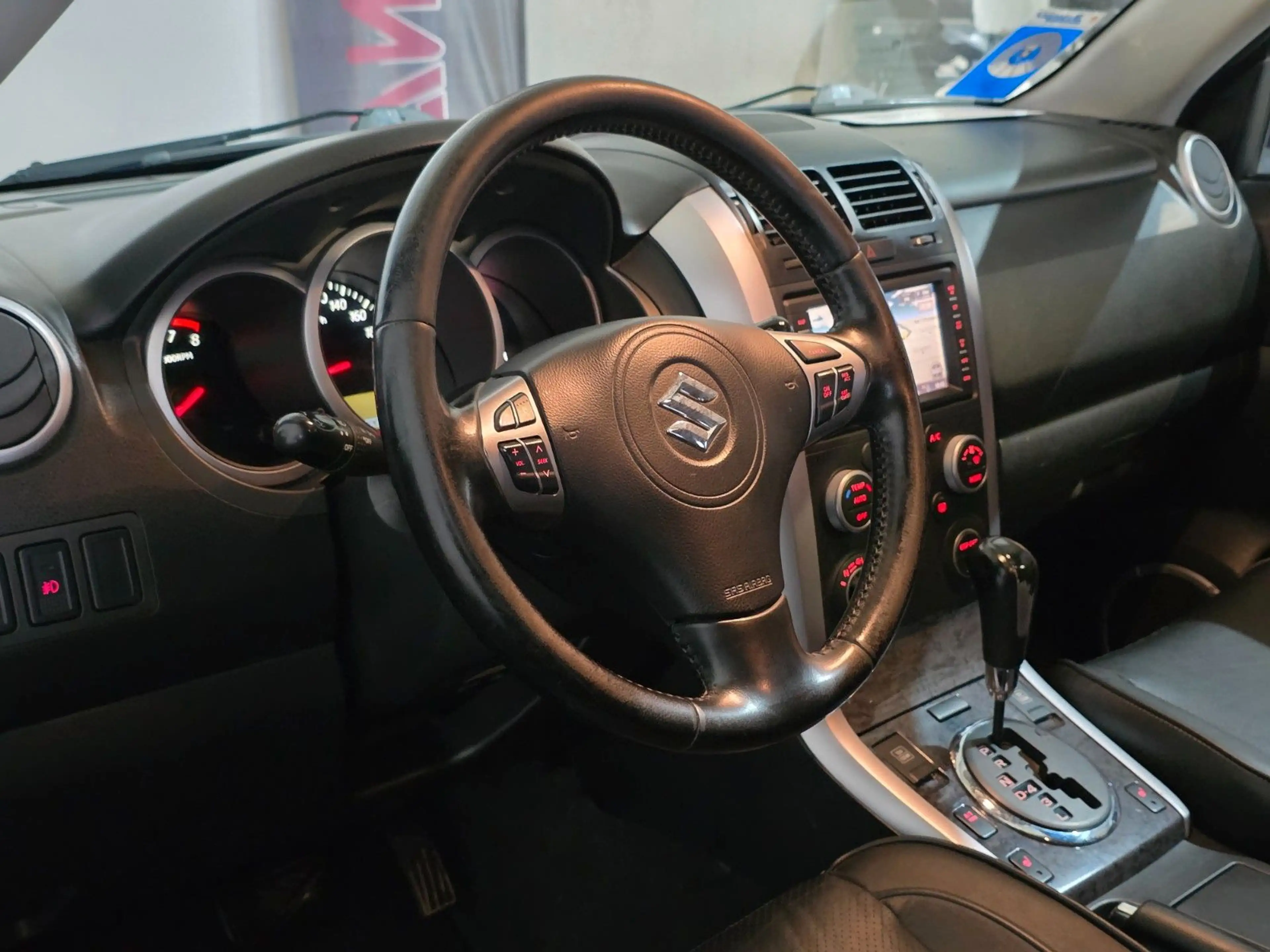 Suzuki Grand Vitara 3.2 V6 20 Jahre 4X4|XENON|AUTOMATIK — photo 12