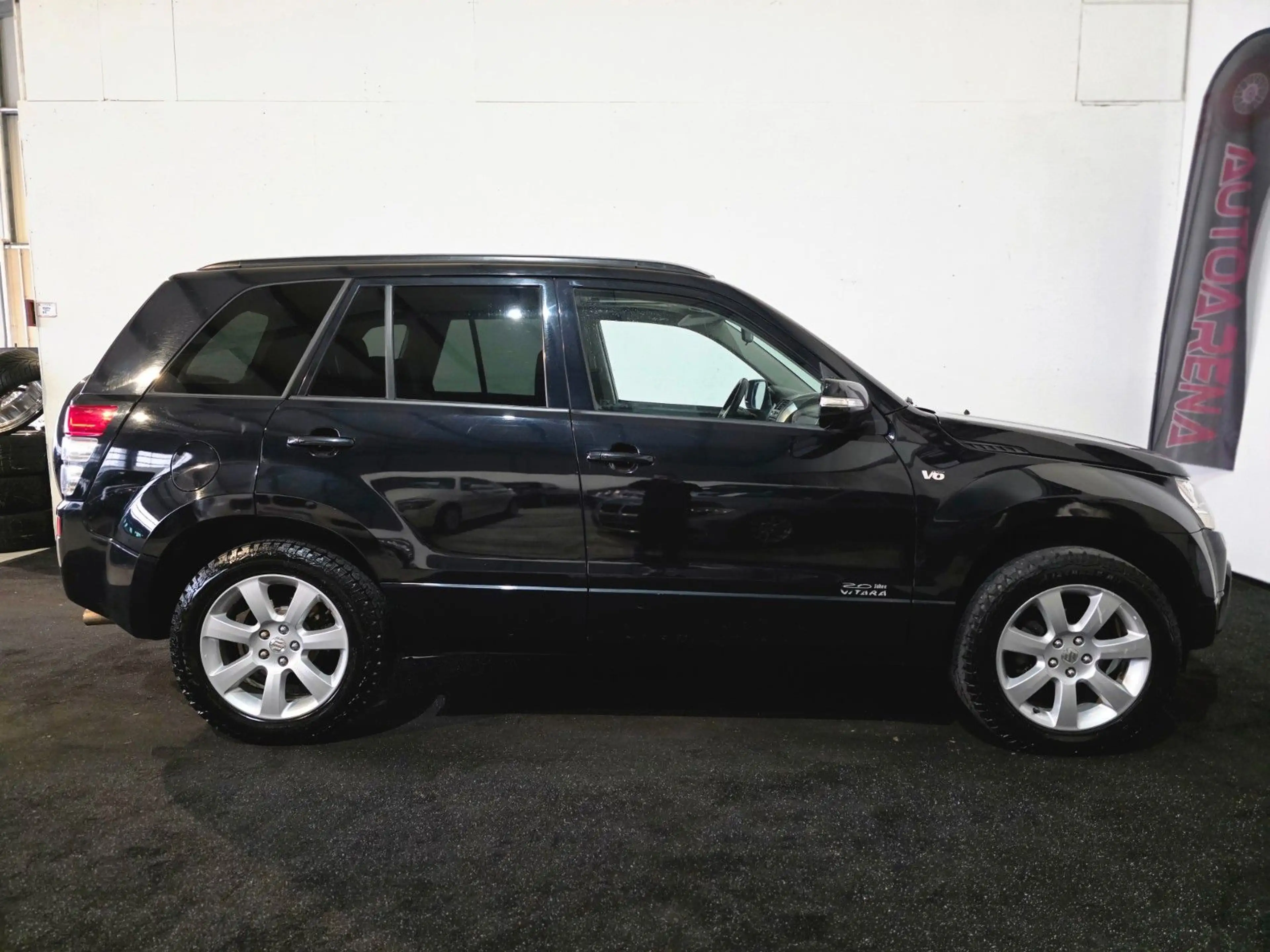 Suzuki Grand Vitara 3.2 V6 20 Jahre 4X4|XENON|AUTOMATIK — photo 5