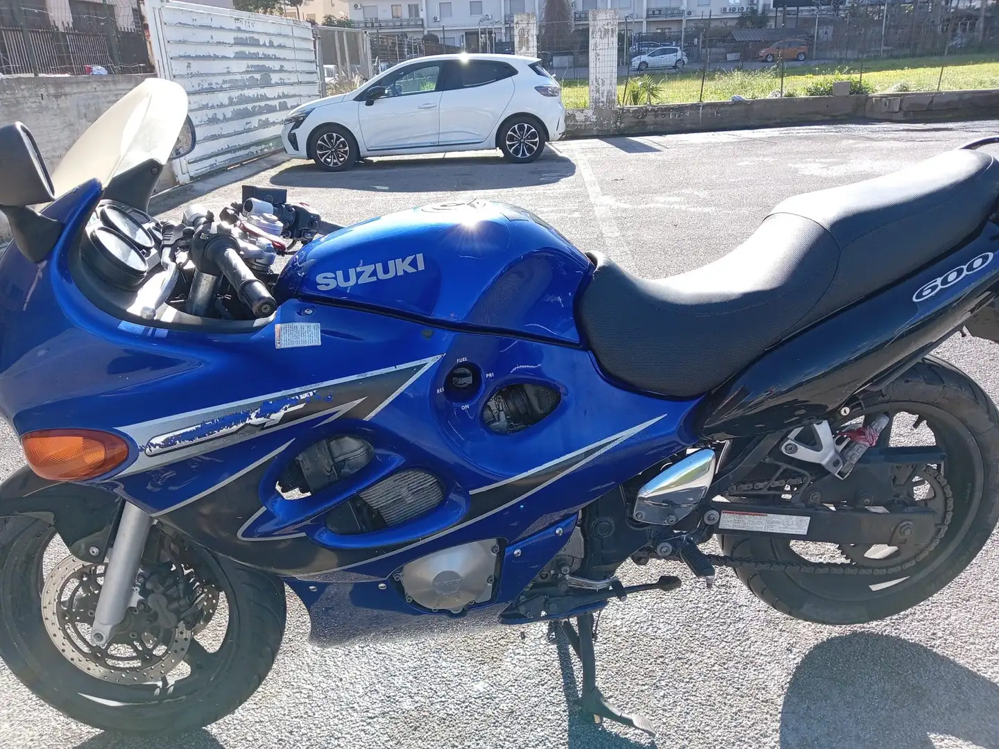 Suzuki GSX 600 - 2