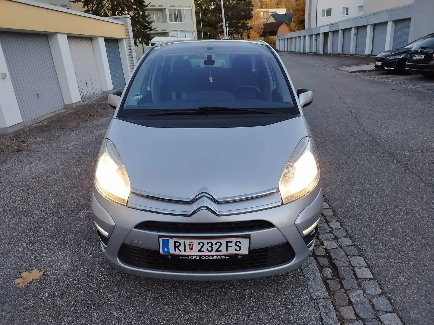 Citroen C4 Picasso 1.6 HDi FAP Exclusive - 2