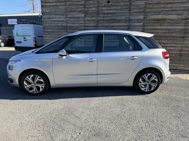 Citroen C4 Picasso view 2