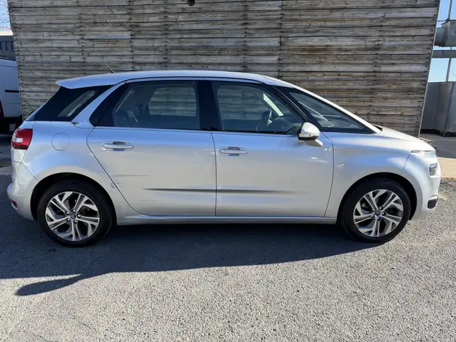 Citroen C4 Picasso view 8