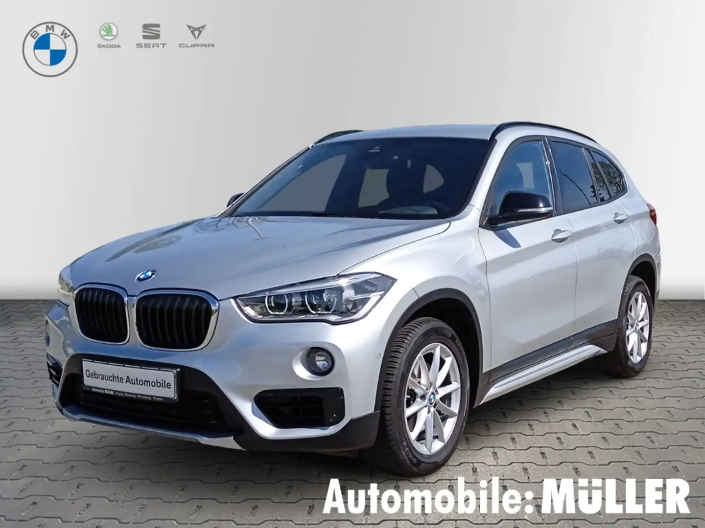 BMW X1 sDrive 18 i Sport Line AHK-abnehmbar Navi LED El. Argent - 1
