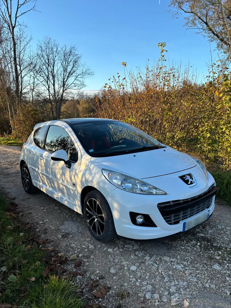 Peugeot 207 207 1.4 HDi 70ch FAP Série 64 - 2