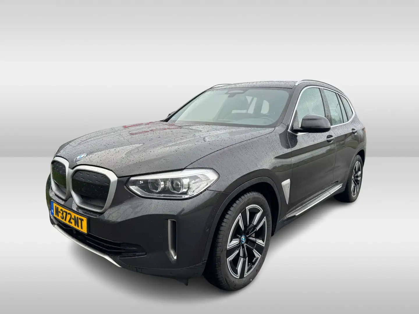 BMW iX3 Executive 80 kWh / SOH 95% / Panoramadak / Camera Grijs - 1