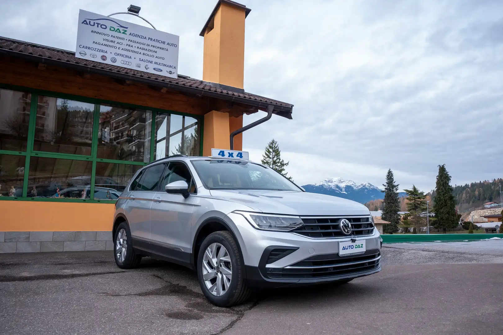 Volkswagen Tiguan Tiguan 2.0 TDI 150 CV DSG 4MOTION 2021 Argento - 1