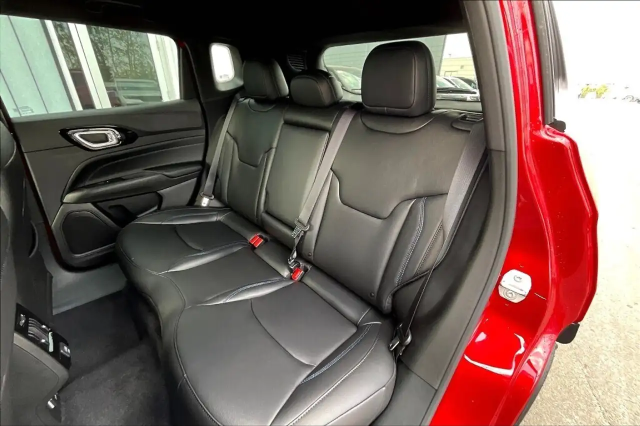 Jeep Compass photo Jeep Compass