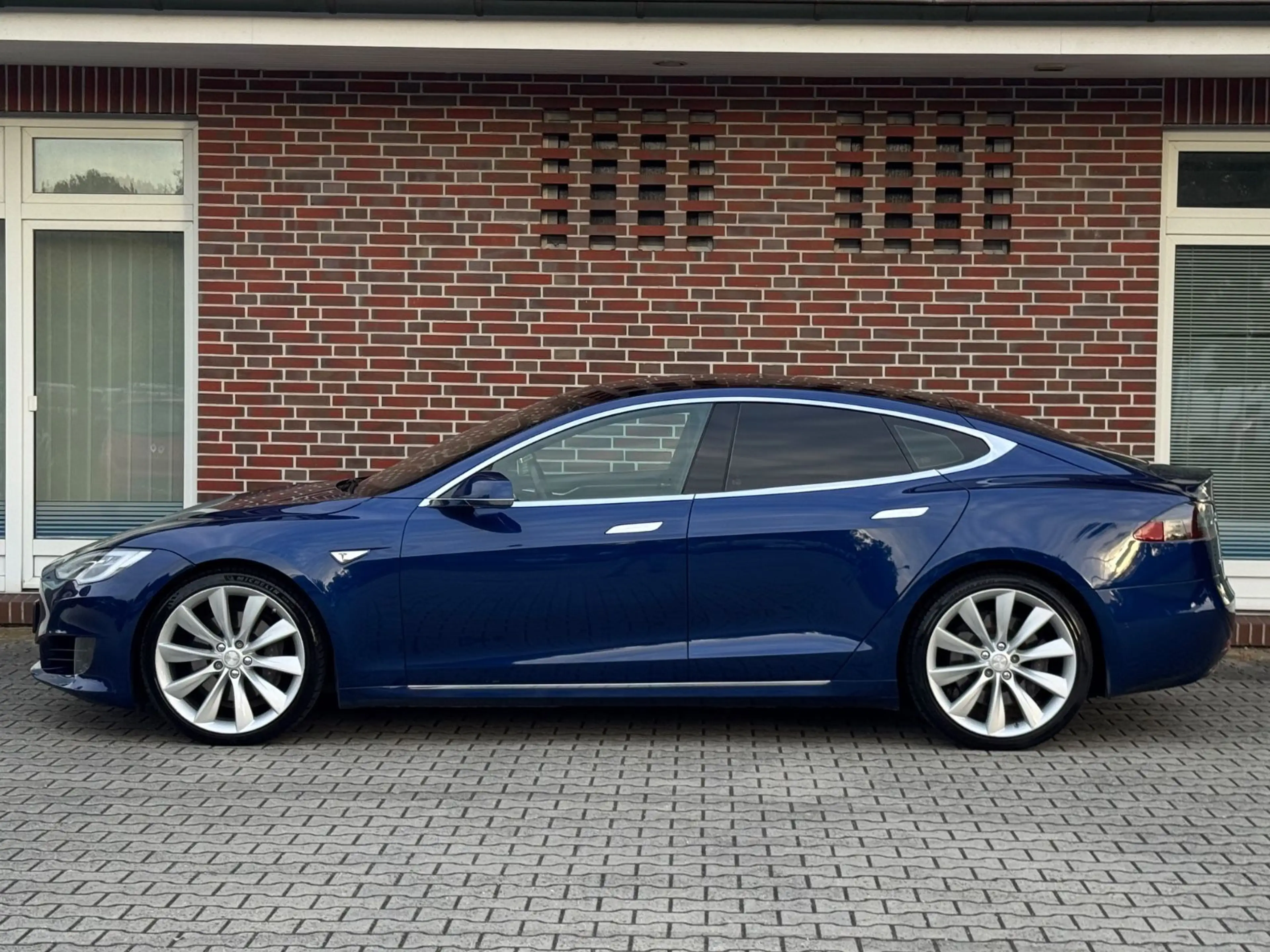 Tesla Model S 75D*FACELIFT*FREE SUPERCHARGING!!*LEDER* — photo 2