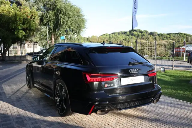 Audi RS6 view 8
