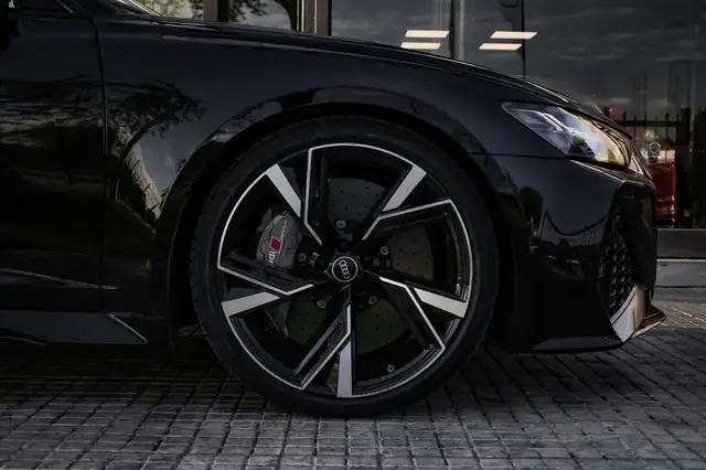Audi RS6 view 2
