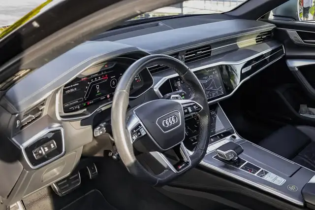Audi RS6 view 12