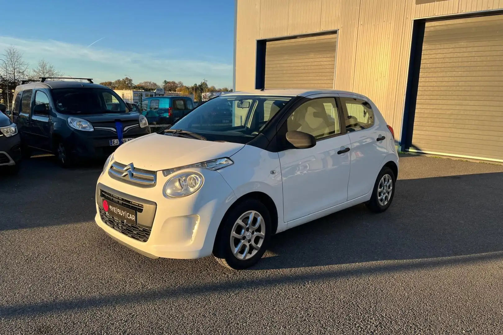 Citroen C1 1.0l VTi 5 PORTES 2015 BERLINE Live GARANTIE 12 MOIS Blanc - 1