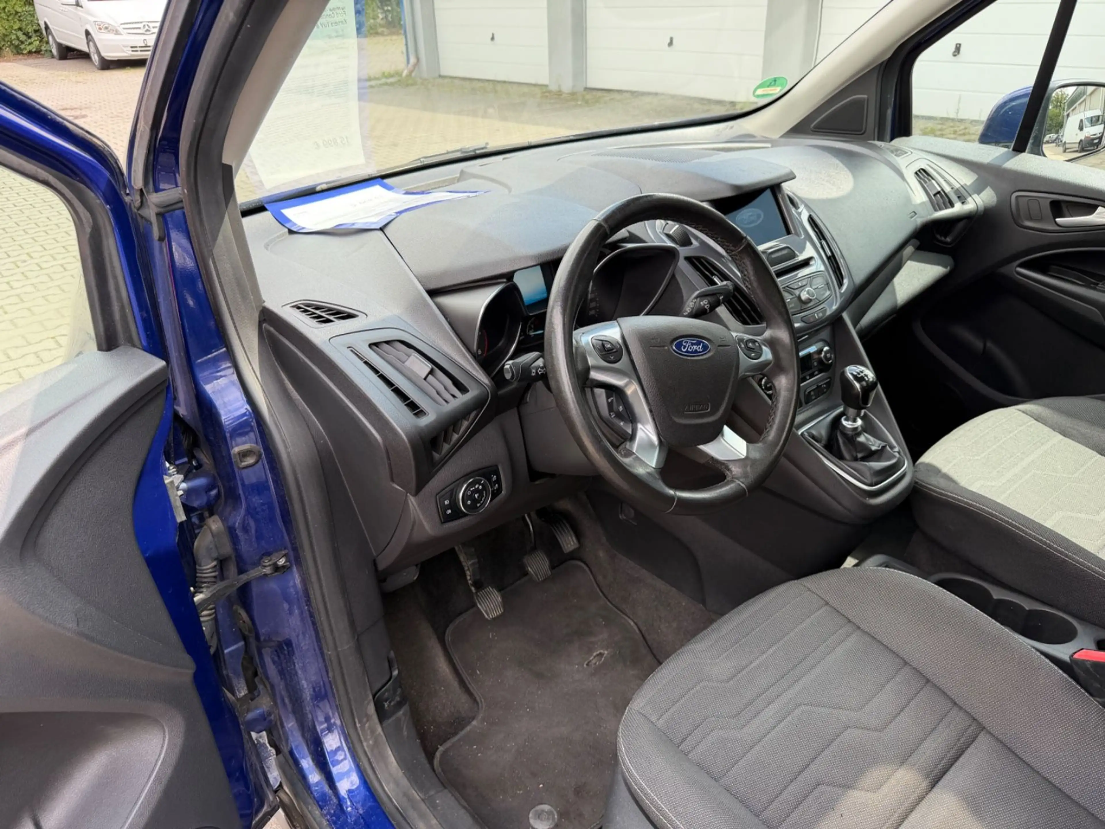 Ford Grand Tourneo Connect Titanium Pano DAB 7Sitz Kamera TüV & Ser — photo 11