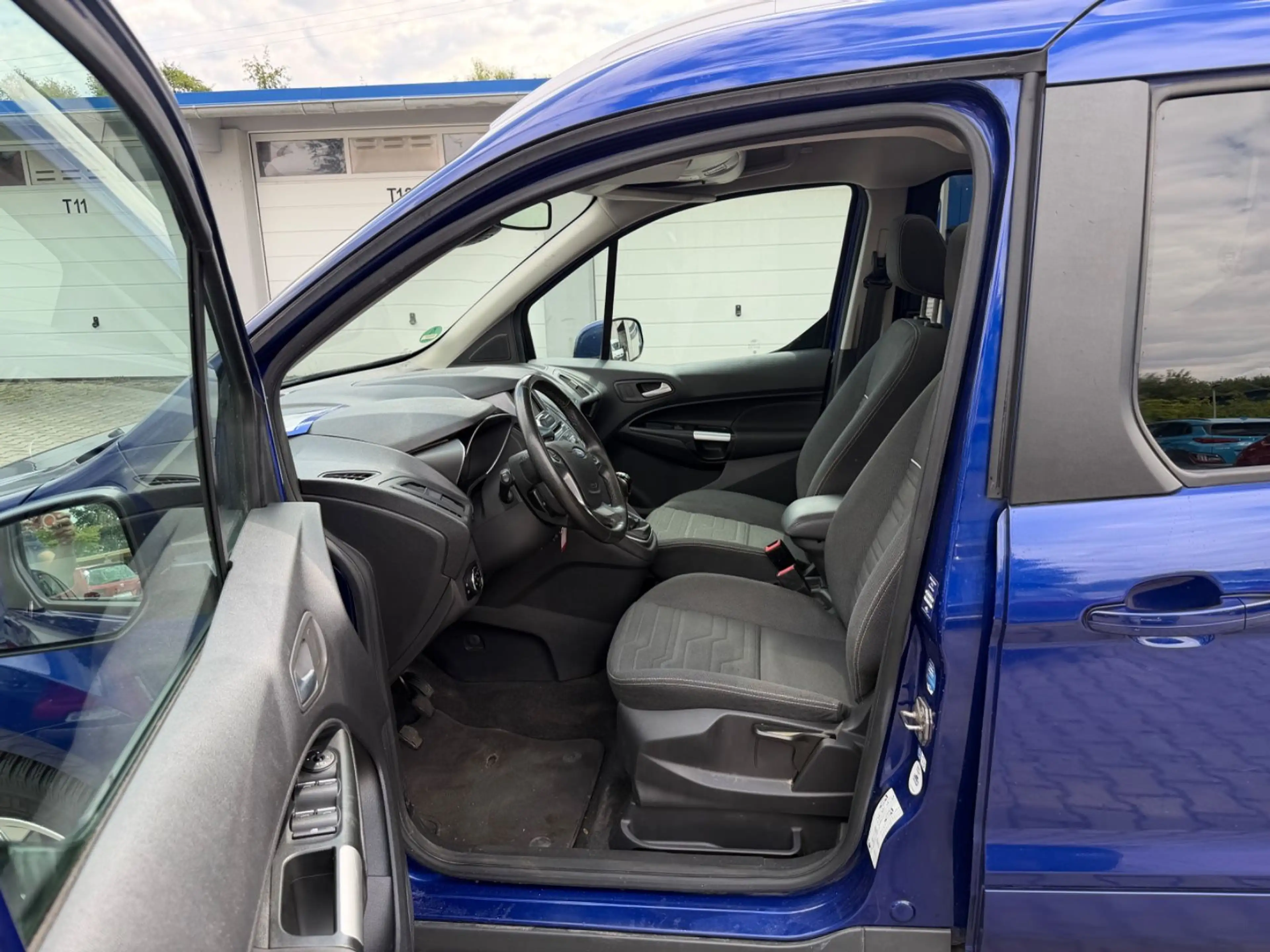 Ford Grand Tourneo Connect Titanium Pano DAB 7Sitz Kamera TüV & Ser — photo 10