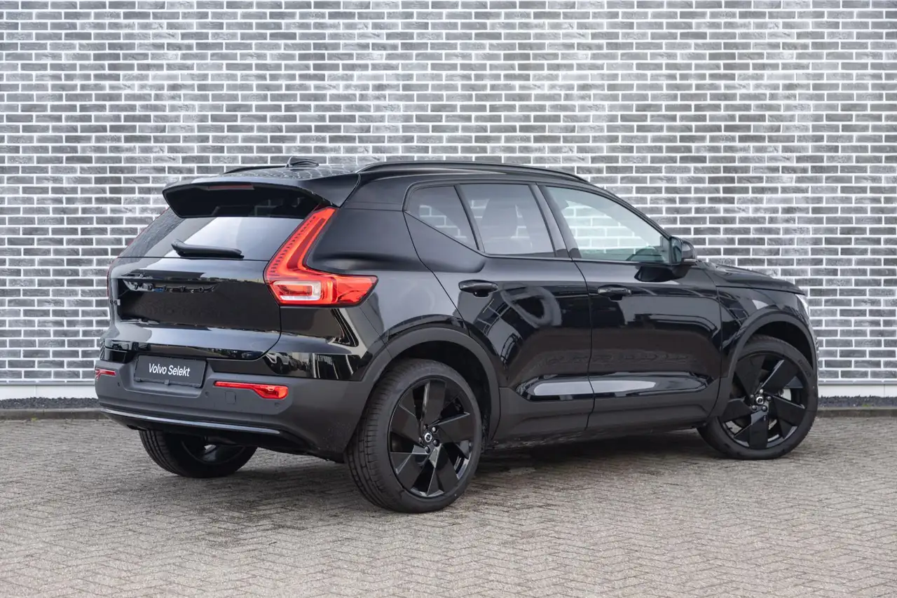 Volvo EX40 2026