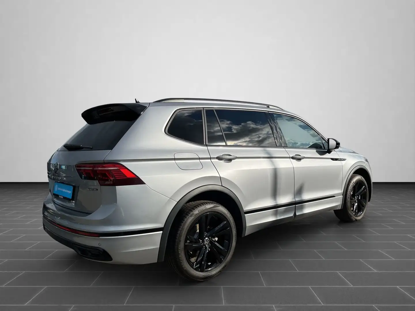 Volkswagen Tiguan Allspace R-Line TSI 4MOTION/7-Gang-DKG Silber - 2