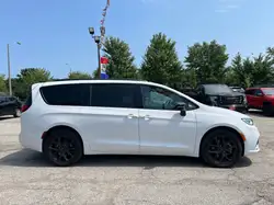 Chrysler Pacifica 2024
