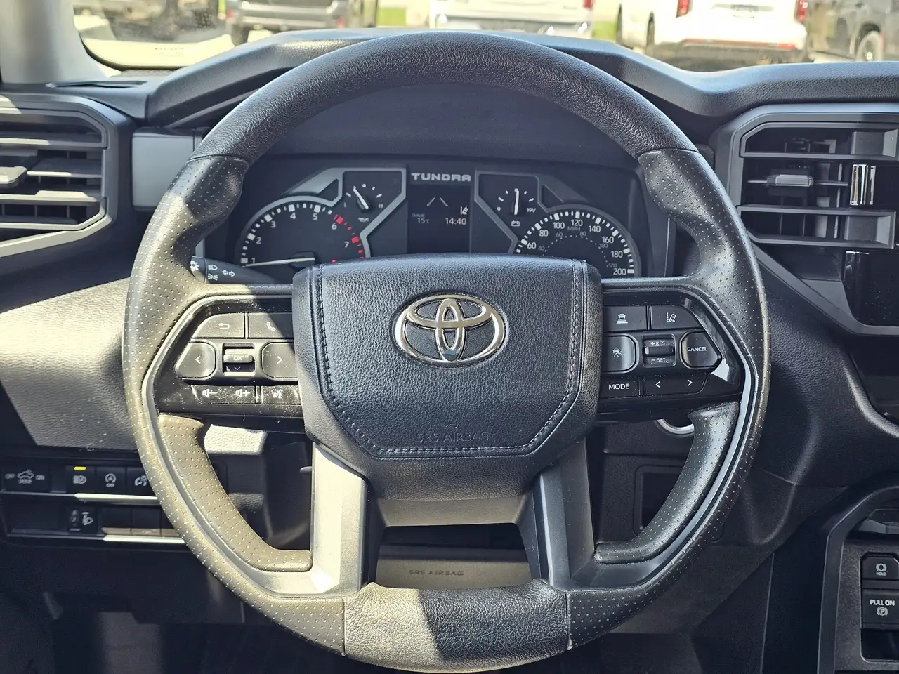 Toyota Tundra снимка Toyota Tundra